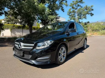 Usata Mercedes B180 109 CV (80 kW) 2016 Nero Utilitaria
