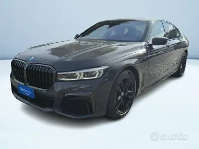 Usata BMW 730 M Sport 285 CV (209 kW) 2022 Grigio Berlina