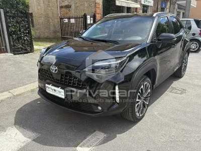 Begagnad Toyota Yaris Hybrid Lounge 92 HK (67 kW) 2022 Svart Kombi