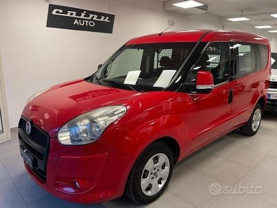 Usata Fiat Doblò 90 CV (66 kW) 2013 Rosso Monovolume