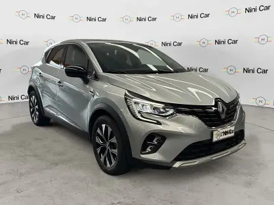 Usata Renault Captur Techno 143 CV (105 kW) 2023 Grigio SUV