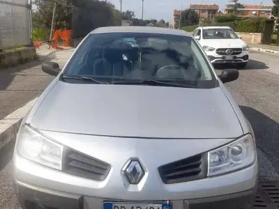 Brugt Renault Mégane Dynamique 106 HK (77 kW) 2006 Sølv Hatchback