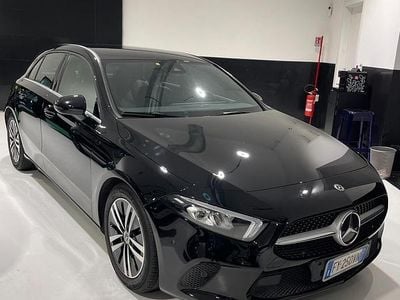 Usado Mercedes A180 Premium 136 CV (100 kW) 2019 Negro Berlina