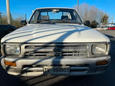 Usata Toyota HiLux 83 CV (61 kW) 1993 Bianco Pick-up