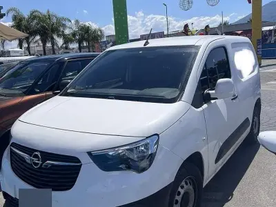 Usata Opel Combo 131 CV (96 kW) 2020 Bianco Monovolume