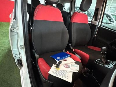 Usata Fiat Panda Lounge 70 CV (51 kW) 2017 Bianco Utilitaria