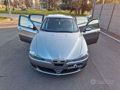 Usata Alfa Romeo 147 Exclusive 120 CV (88 kW) 2006 Grigio Utilitaria