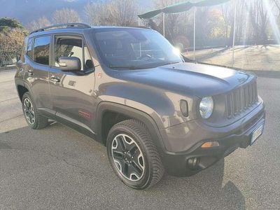 Usata Jeep Renegade Trailhawk 170 CV (125 kW) 2016 Grigio SUV