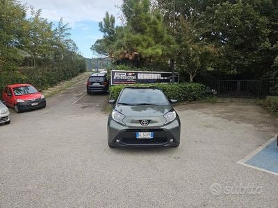 Usata Toyota Aygo X Trend 72 CV (52 kW) 2022 Grigio SUV