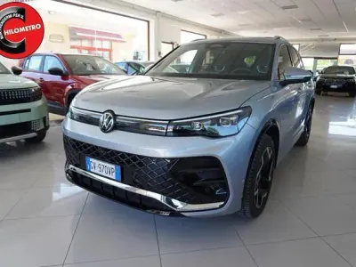 Usata VW Tiguan R-line 193 CV (141 kW) 2024 Grigio SUV