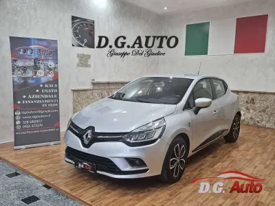 Usata Renault Clio IV Intens 75 CV (55 kW) 2017 Argento Berlina