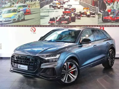 Usata Audi Q8 S-Line 286 CV (210 kW) 2023 Grigio SUV