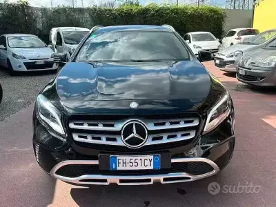 Usata Mercedes GLA200 Premium 136 CV (100 kW) 2017 Nero SUV