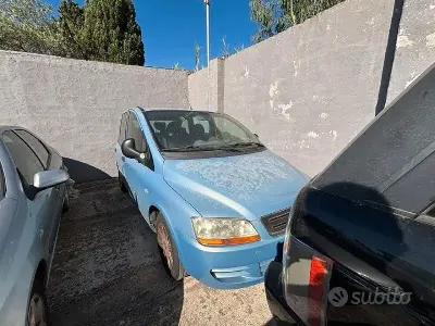 Usata Fiat Multipla 116 CV (85 kW) 2004 Bluazzurro Monovolume