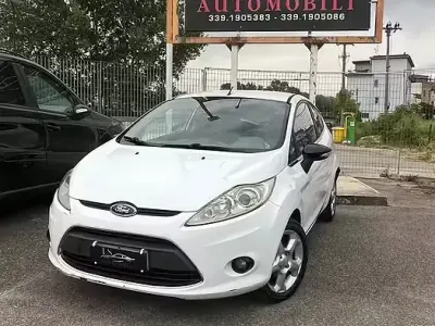 Usado Ford Fiesta Titanium 68 HP (50 kW) 2011 Branco Sedan