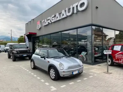 Usado Mini Cooper 116 CV (85 kW) 2004 Amarillo Utilitario