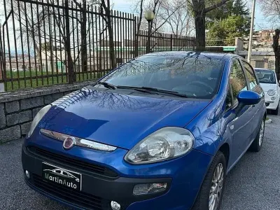 Usata Fiat Grande Punto 69 CV (50 kW) 2011 Blu Utilitaria