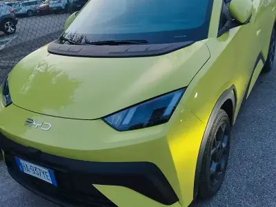 Nuova BYD Dolphin Surf Boost 35 kW (48 CV) 2025 Verde Utilitaria