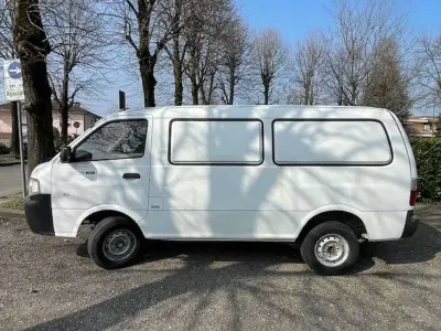 Usata Kia Bongo 95 CV (69 kW) 2005 Bianco Furgone