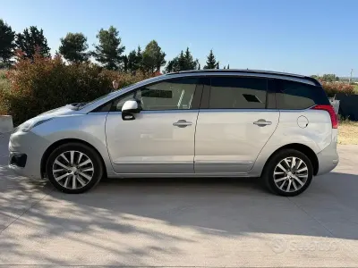Usata Peugeot 5008 163 CV (119 kW) 2015 Bluazzurro Monovolume
