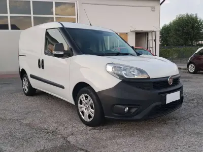 Usata Fiat Doblò Dynamic 95 CV (69 kW) 2018 Bianco Monovolume