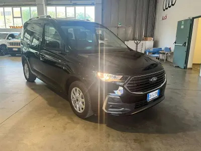 Usata Ford Tourneo Connect Titanium 122 CV (89 kW) 2023 Nero Monovolume