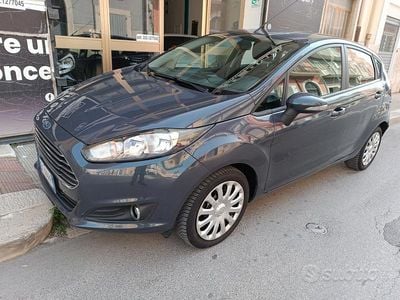 Usata Ford Fiesta Business Edition 75 CV (55 kW) 2015 Blu Berlina