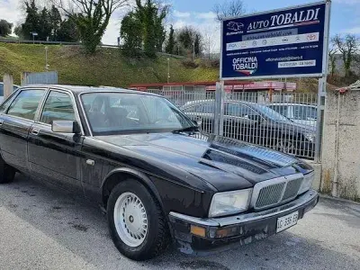 Usata Jaguar XJ Sovereign 214 CV (157 kW) 1988 Nero Berlina