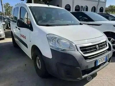Usata Peugeot Partner Tepee 75 CV (55 kW) 2017 Bianco Monovolume