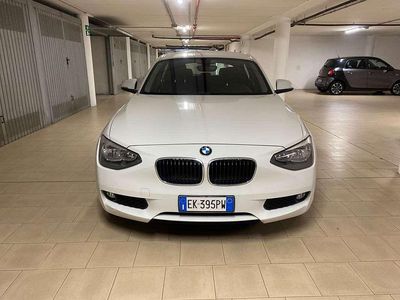 Usata BMW 118 143 CV (105 kW) 2011 Bianco Utilitaria