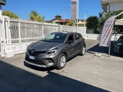 Usata Renault Captur Equilibre 101 CV (74 kW) 2024 Grigio SUV