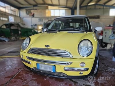 Usata Mini Cooper Coupé 116 CV (85 kW) 2003 Giallo Coupé