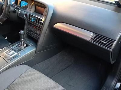 Usata Audi A6 140 CV (102 kW) 2006 Nero Station wagon