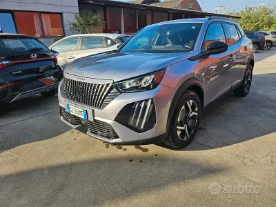 Usata Peugeot 2008 Allure 100 CV (73 kW) 2025 Grigio SUV
