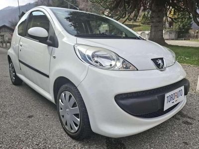 Gebraucht Peugeot 107 68 PS (50 kW) 2008 Weiß Kleinwagen
