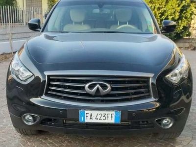 Infiniti QX70