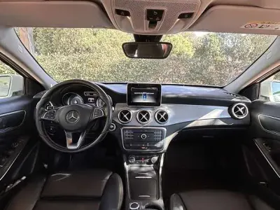 Usata Mercedes GLA200 Business 136 CV (100 kW) 2016 Bianco SUV
