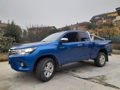 usata Toyota HiLux 2.4 d- 4d 4wd extra cab