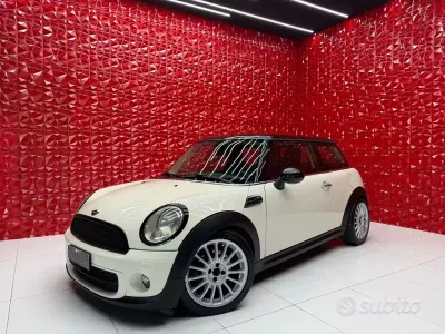 Usata Mini Cooper D 112 CV (82 kW) 2013 Beige Utilitaria