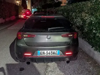 Usata Alfa Romeo Giulietta Exclusive 170 CV (125 kW) 2012 Grigio Utilitaria