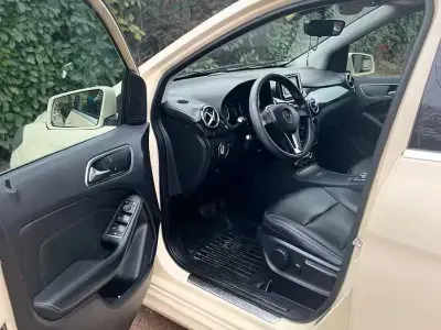 Usata Mercedes B200 90 CV (66 kW) 2014 Utilitaria