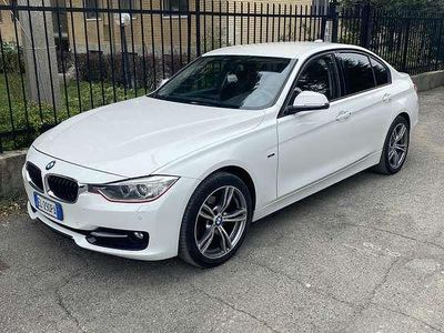 Usata 2012 BMW 318 Sport Line Berlina | 8400 € (Cara)