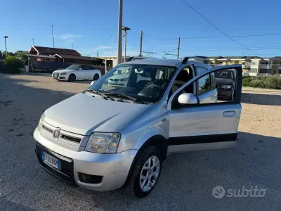 Usata Fiat Panda Climbing 60 CV (44 kW) 2010 Grigio Utilitaria