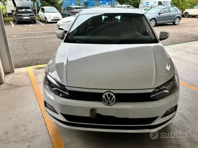 Usata VW Polo Comfortline 90 CV (66 kW) 2018 Bianco Utilitaria