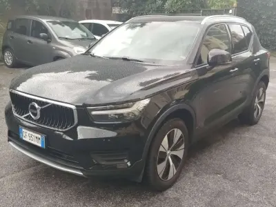 Usata Volvo XC40 Momentum 129 CV (94 kW) 2021 Nero SUV