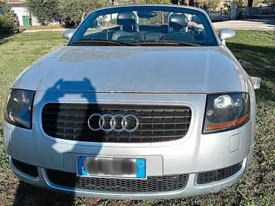 Usata Audi TT 225 CV (165 kW) 2000 Grigio Cabrio