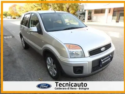 Usata Ford Fusion Collection 80 CV (58 kW) 2006 Argento metallizzato Utilitaria