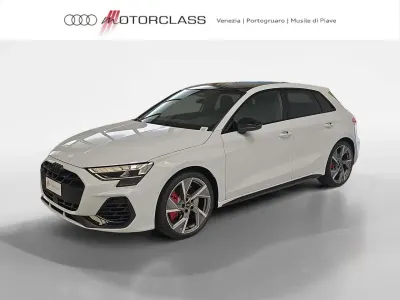 Nuova Audi S3 Sport 333 CV (244 kW) 2026 Bianco ghiacciaio metallizzato Berlina