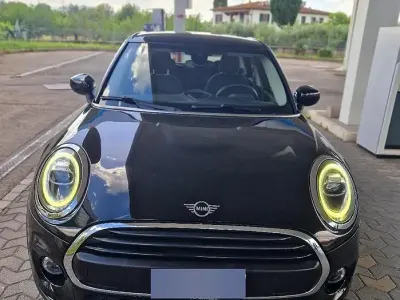 Usata Mini ONE 75 CV (55 kW) 2021 Nero Utilitaria