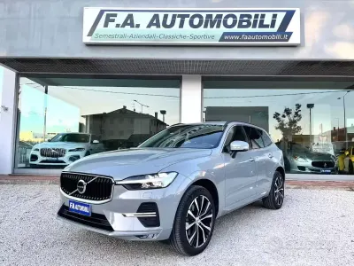 Usado Volvo XC60 Core 197 CV (144 kW) 2023 Gris SUV
